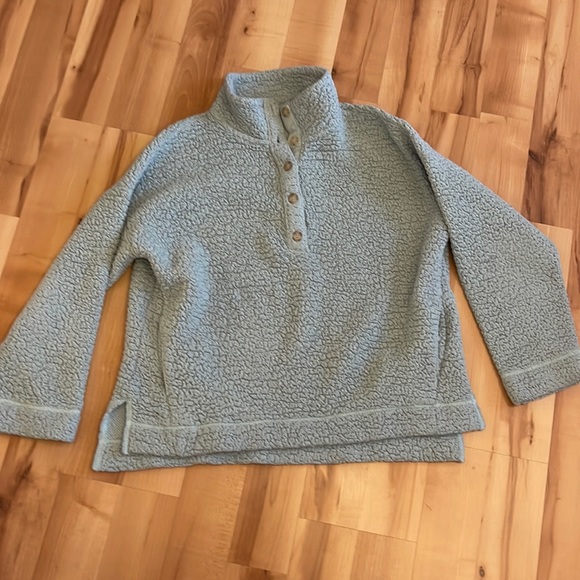 american eagle fluffy button up - Picture 1 of 1